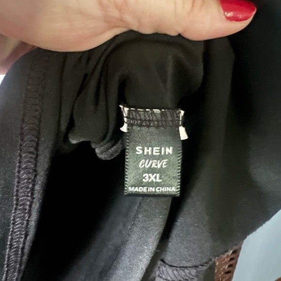 SHEIN Gray Muscle Tee with Heart Design - Picture 5 of 5